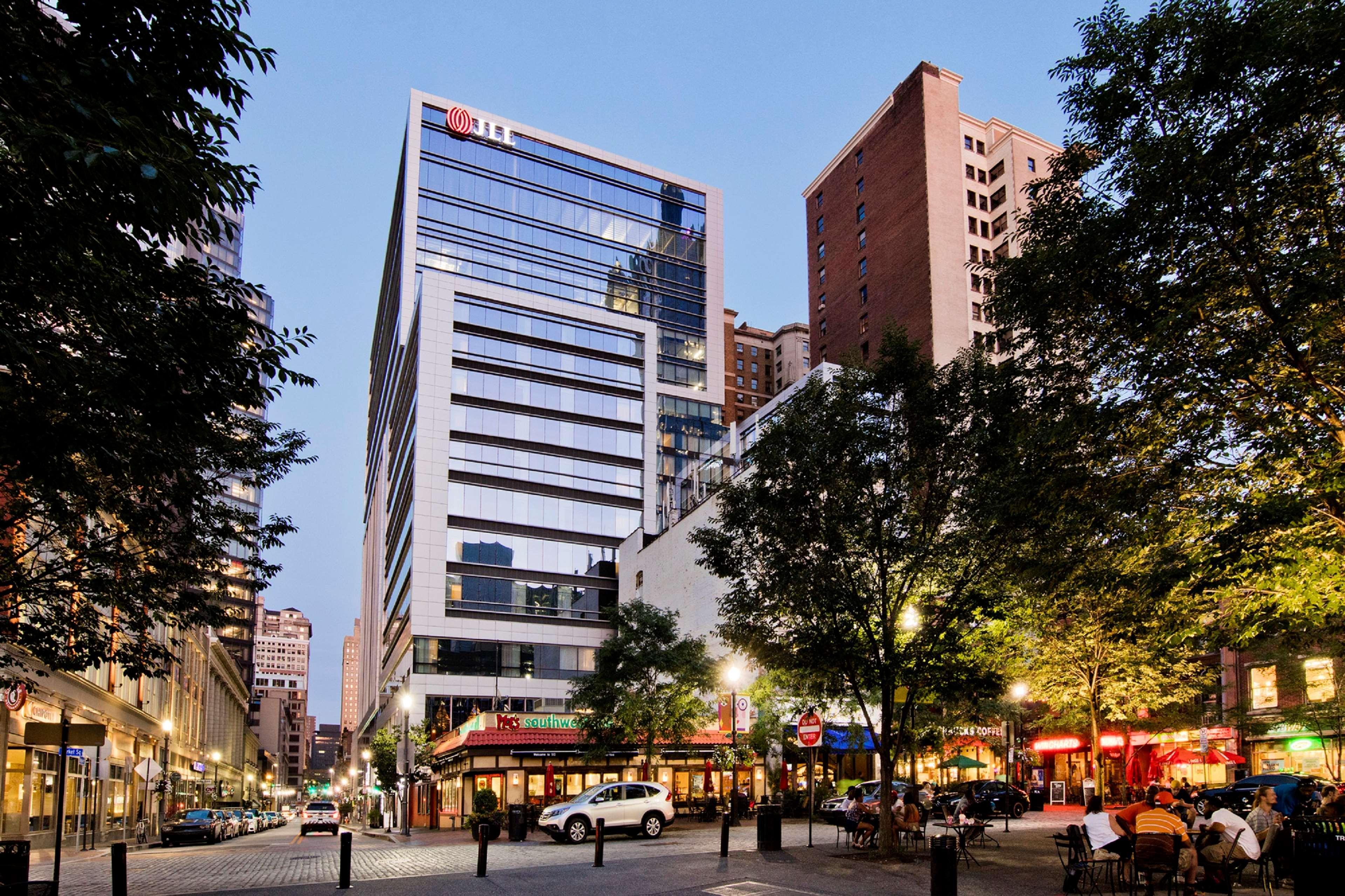 Hilton Garden Inn Pittsburgh Downtown Exterior foto